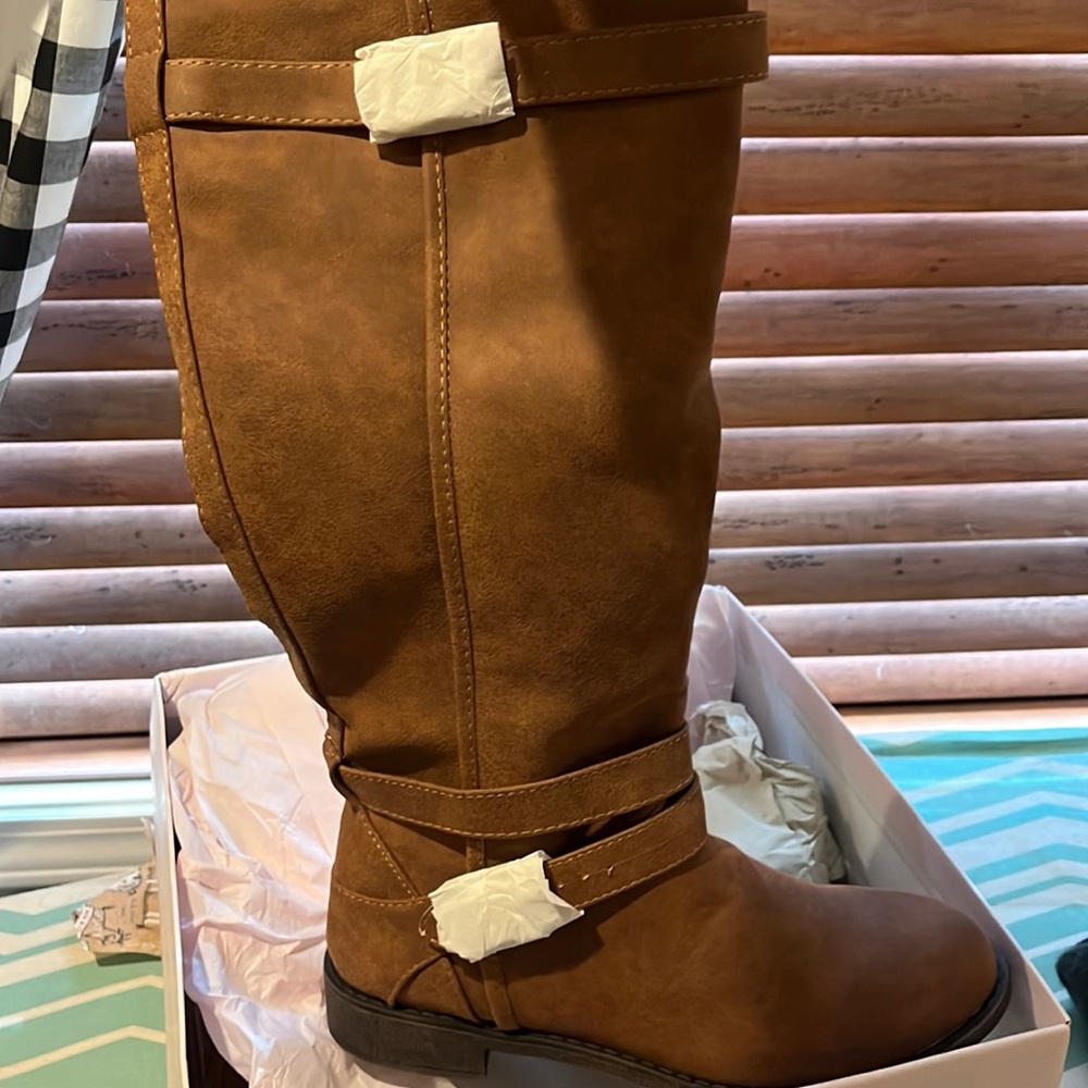 Knee boots